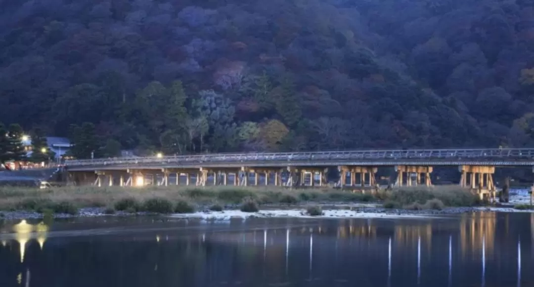 Arashiyama Morning Walking Tour with Sagano Romantic Train in Kyoto