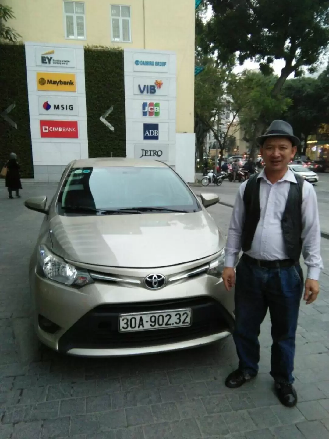 Private Car Service in Hanoi 