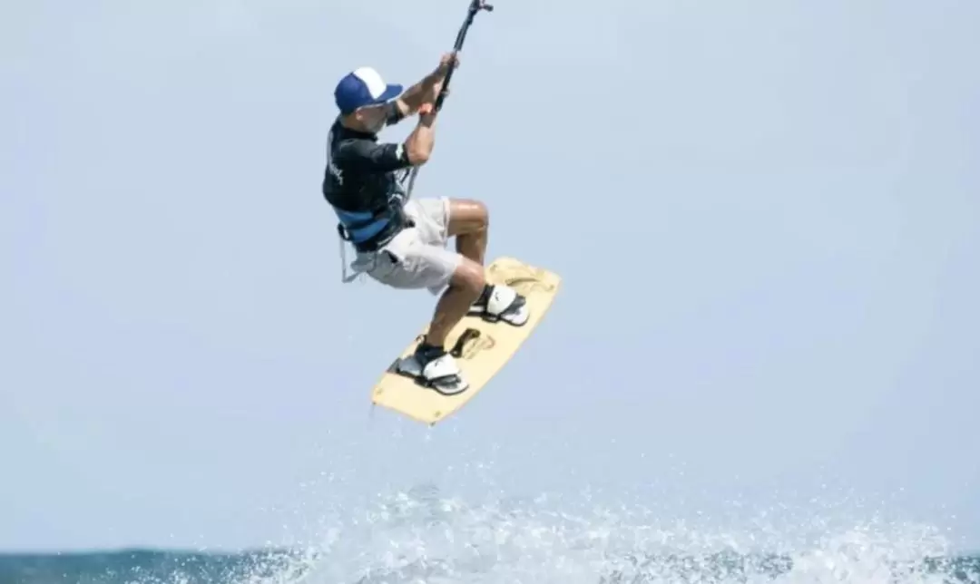 Kiteboarding / Wingsurf Experience in Lantau Island