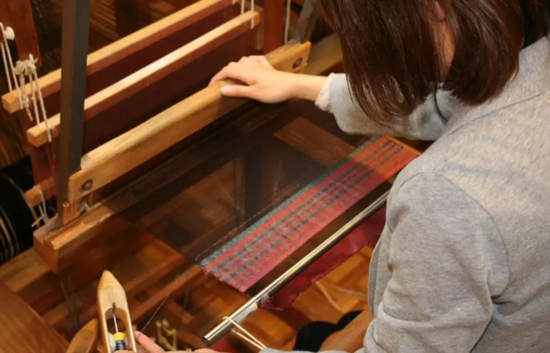 Japanese Traditional Hand Weaving Experience in Kagoshima