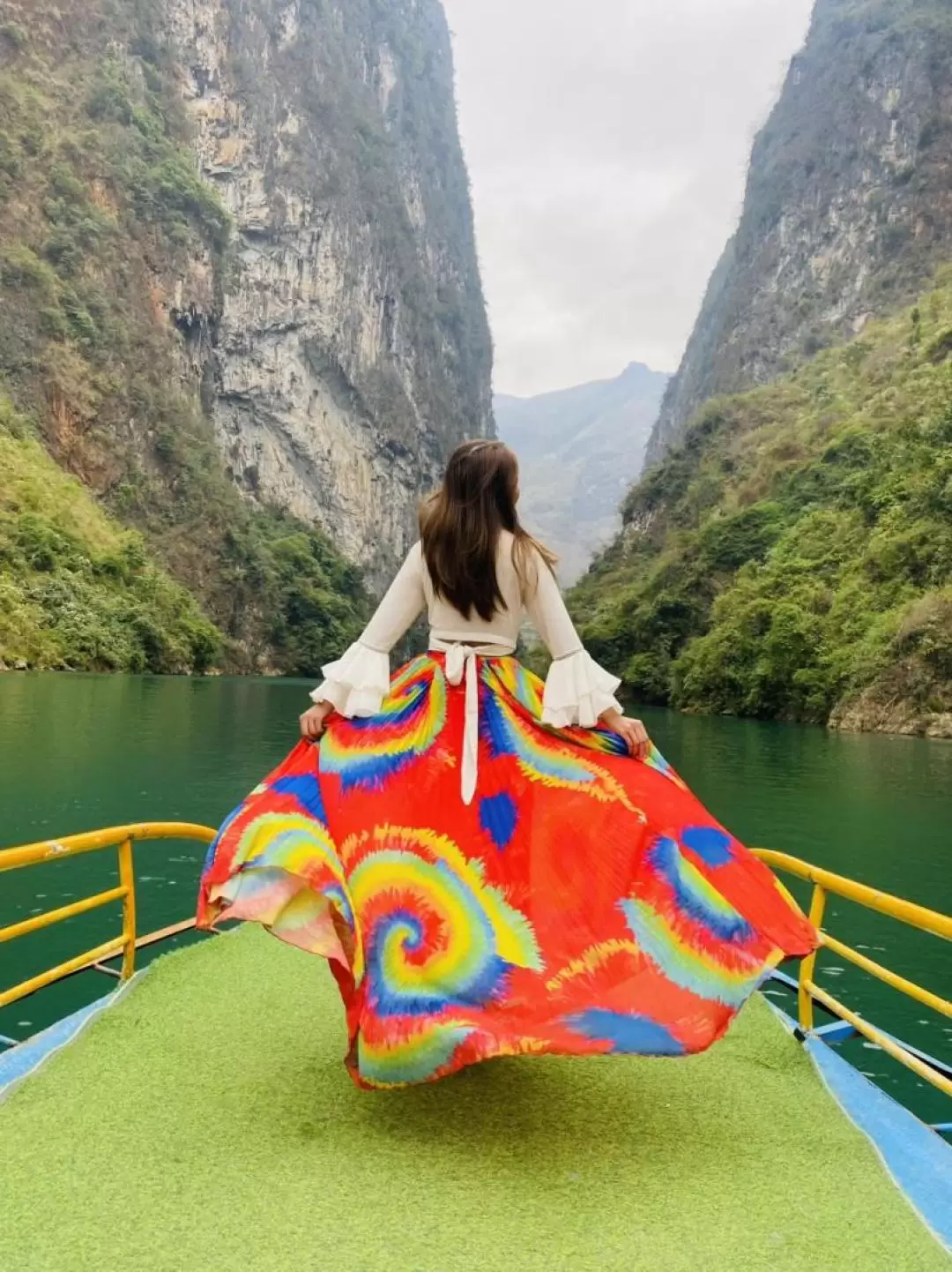 Boating Nho Que River - Tu San Gorge & Ethnic Costume Rental