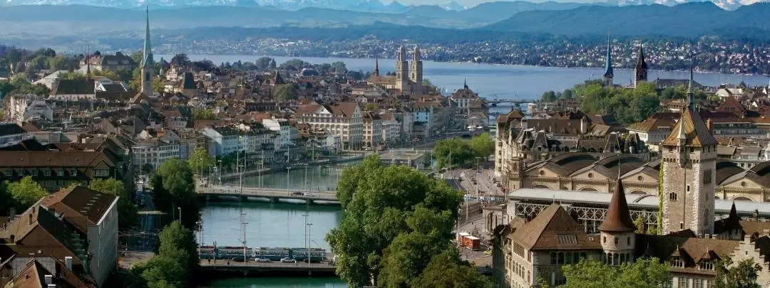 Sunset Tour and Cheese Fondue Dinner in Zurich