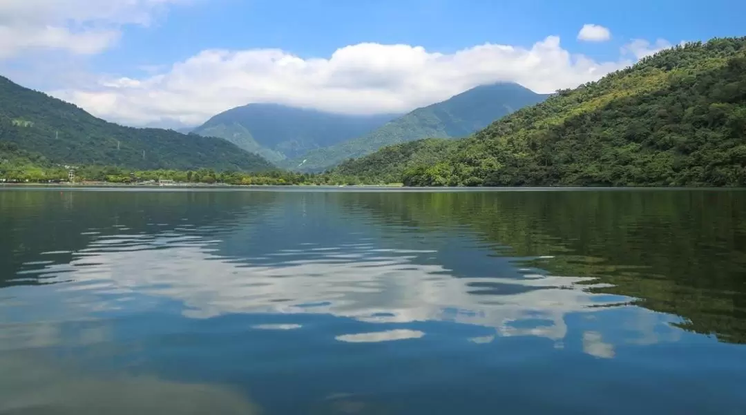 花蓮水上活動｜鯉魚潭水上腳踏船體驗