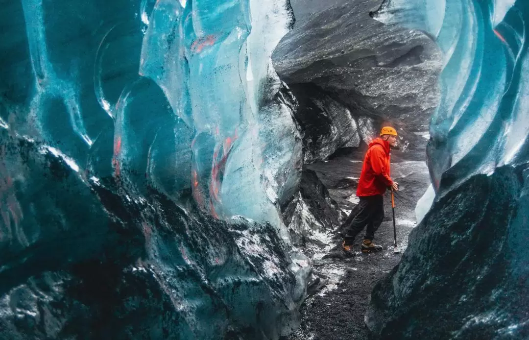 カトラ 氷の洞窟ツアー（アイスランド）