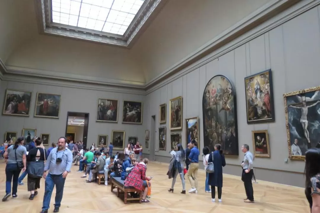 Paris: Louvre Museum and Seine River Cruise Tour