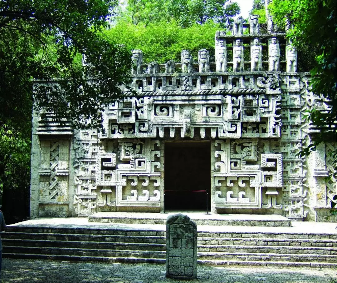 チャプルテペク城・国立人類学博物館 ガイドツアー