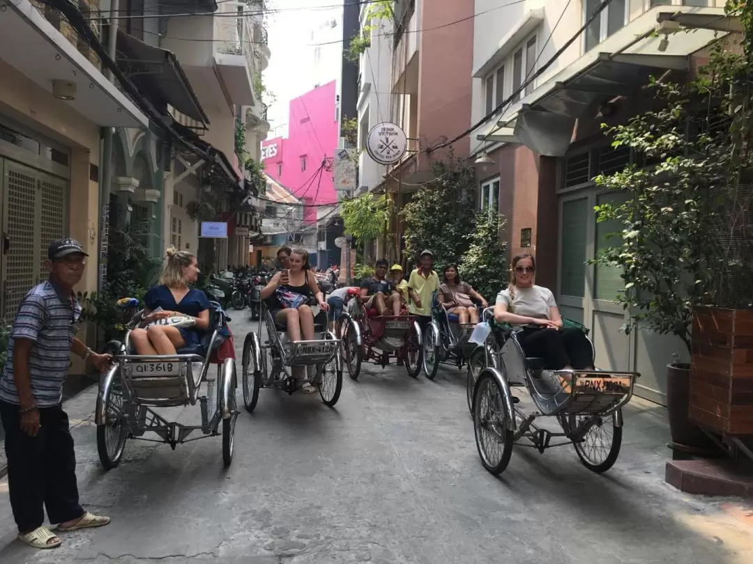 Cyclo Ride with Lunch or Dinner in Vietnamese Restaurant