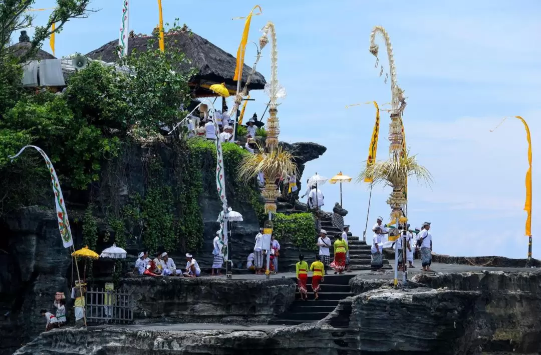 Walking Tour Uluwatu & Tanah Lot Temple Bali