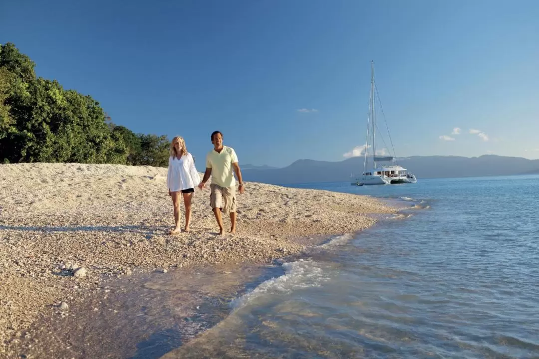 Fitzroy Island Ferry Transfer Ticket from Cairns