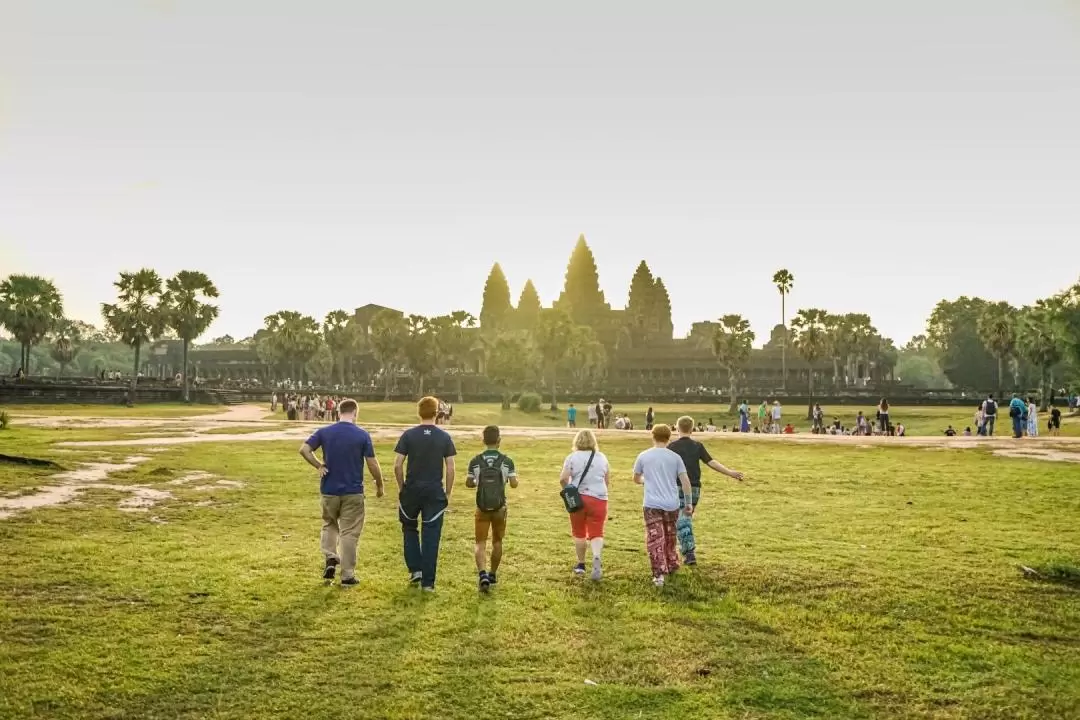 Discover Angkor Bike Full Day Tour