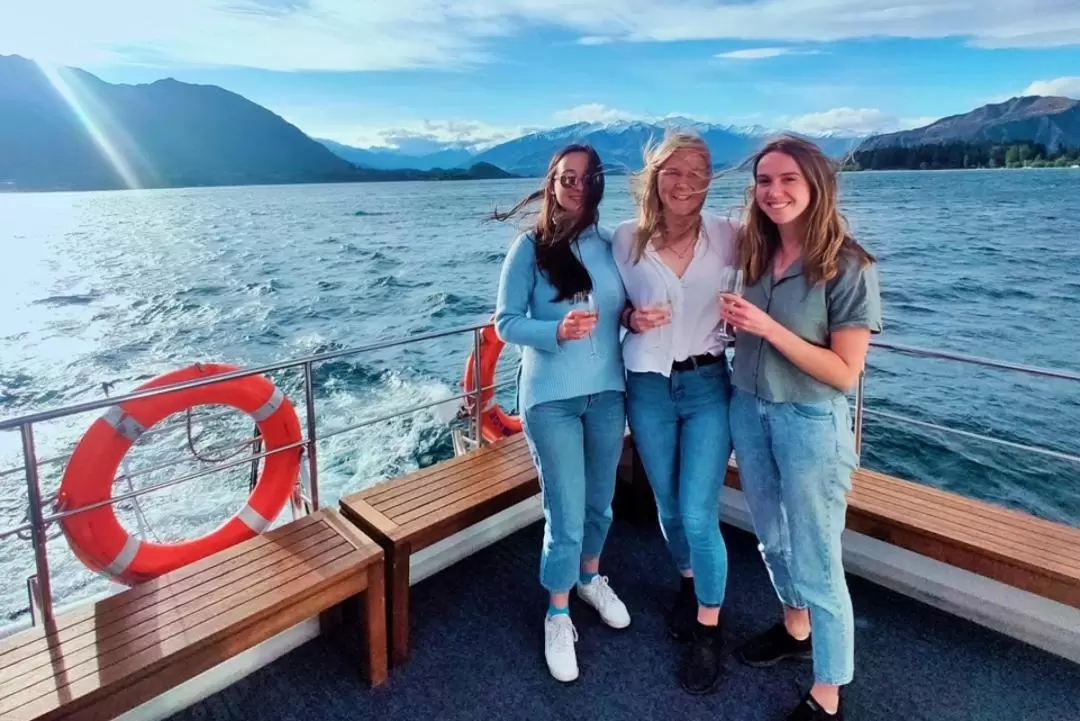 1 Hour Happy Hour Cruise on Lake Wanaka