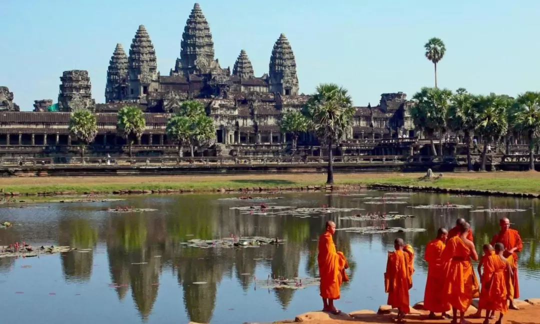 Angkor Wat Sunrise Tour with Monk Blessing