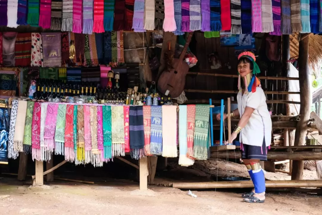 Long Neck Village, Hill Tribes, and Wat Pha Lat Half Day Tour