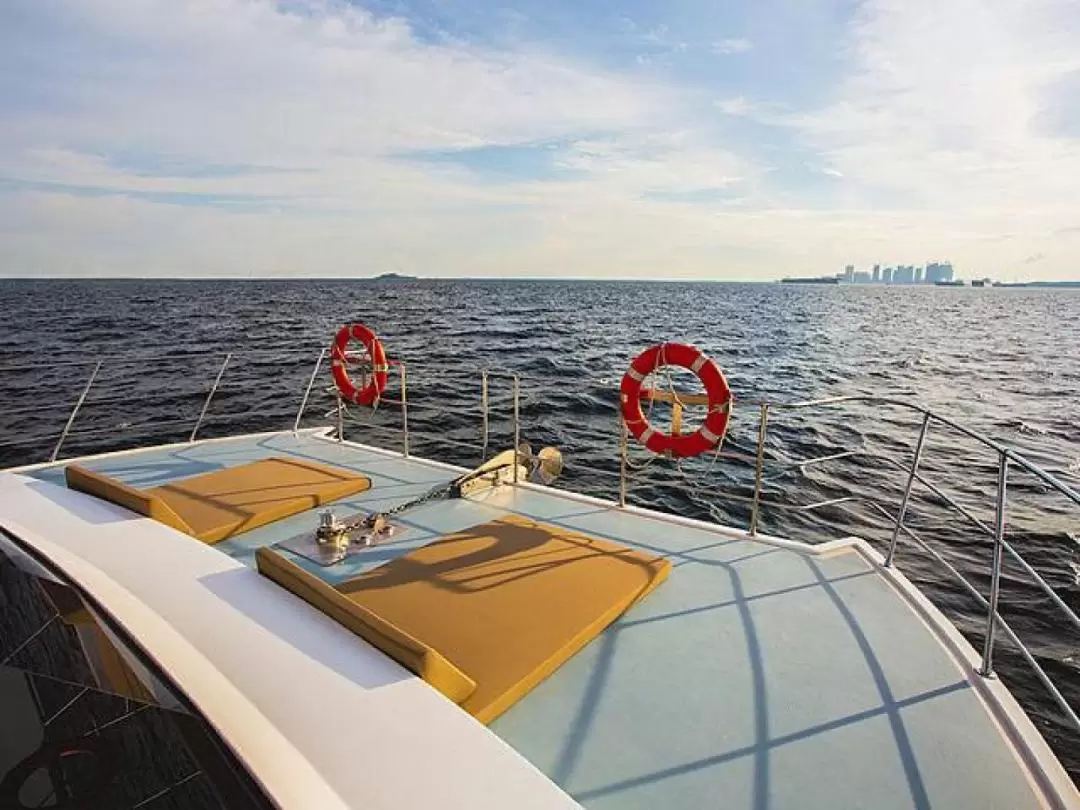 Private Yacht Rental Singapore - Maximum Yacht