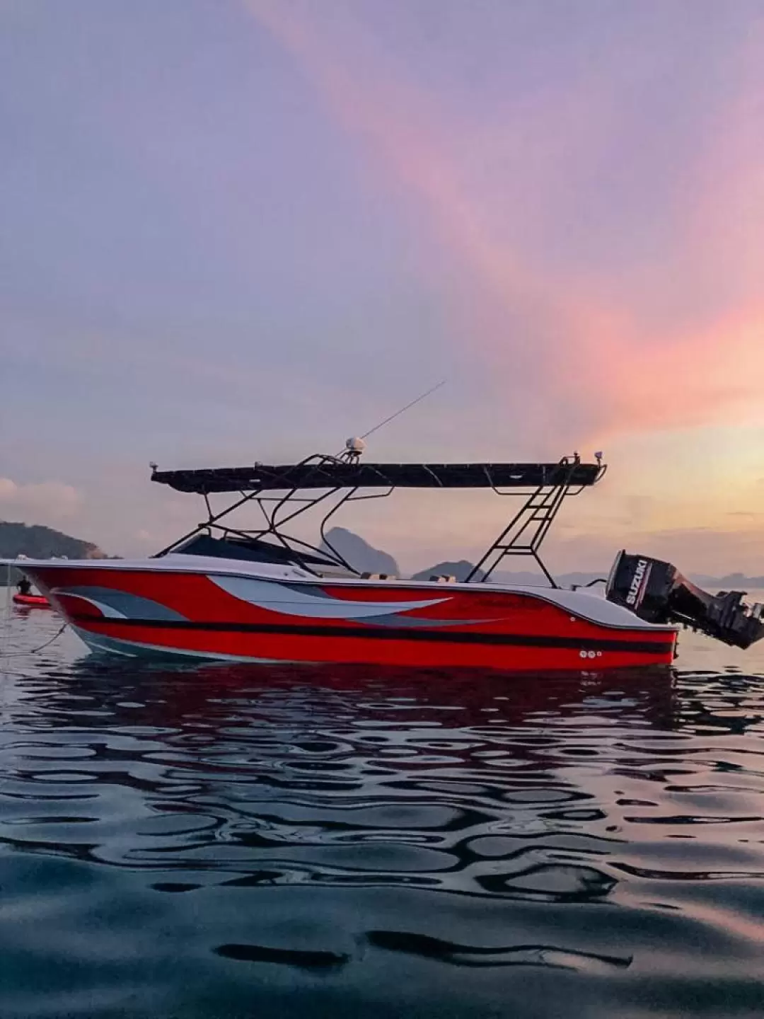 Seaduction Speedboat Group Tour in El Nido