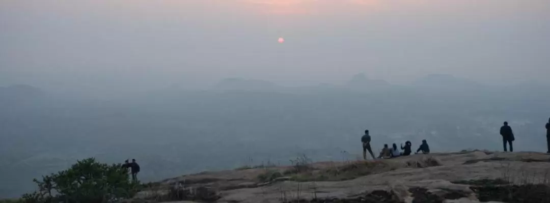 Narayanagiri 夜間登山健行（含 Manchanabele 水壩水上活動）- 邦加羅爾出發