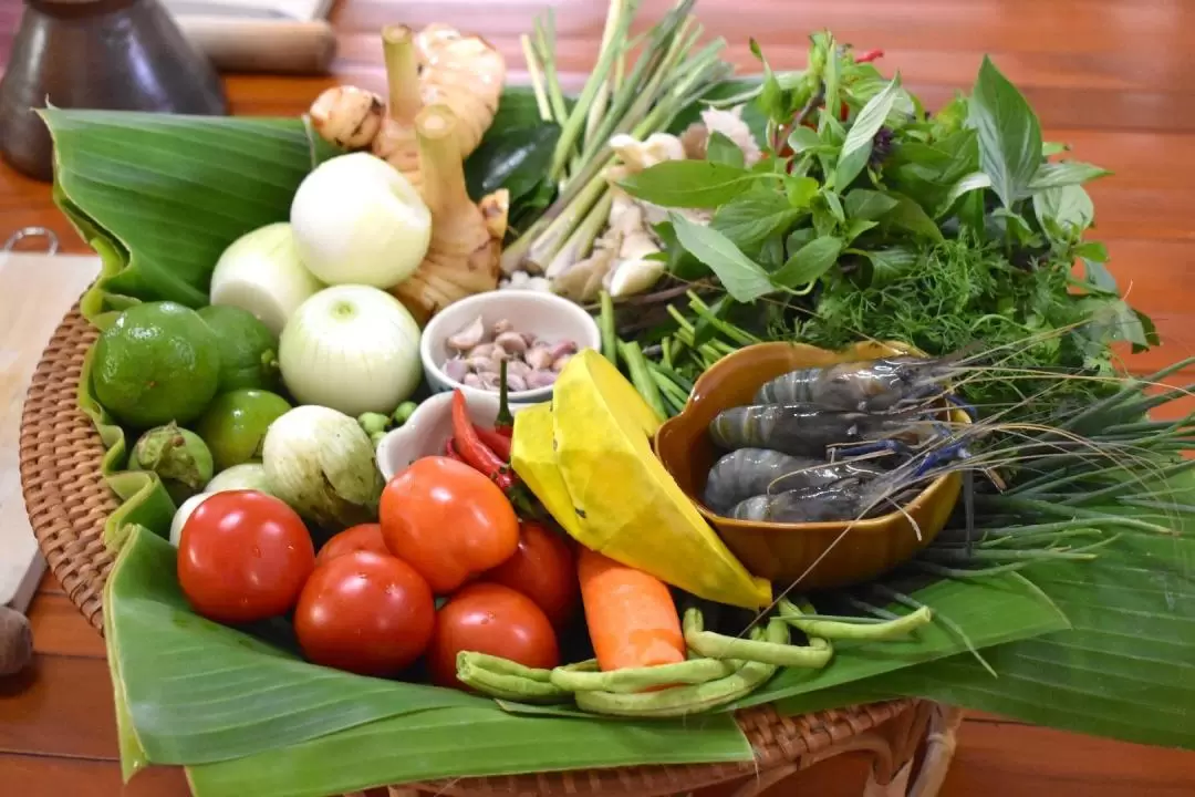 Suwannee Thai Cooking Class with Market Tour