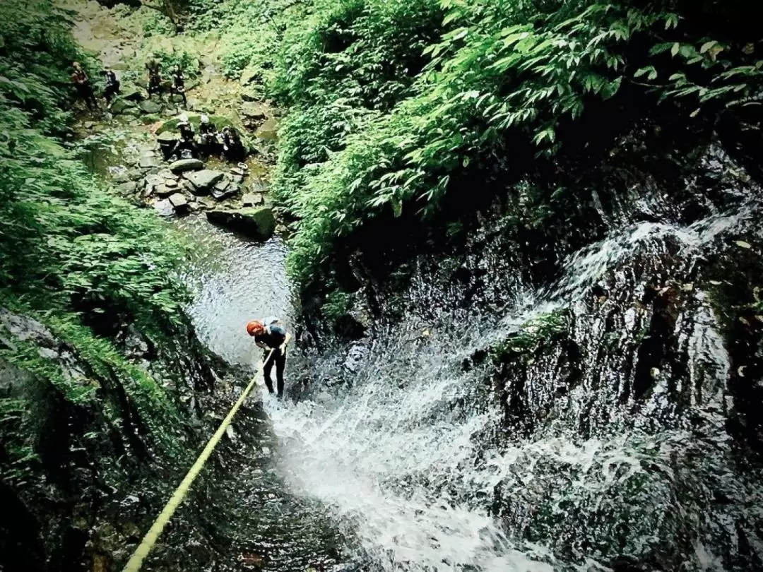 New Taipei: Dajianshan Xiufeng Waterfall canyoning experience recommended route