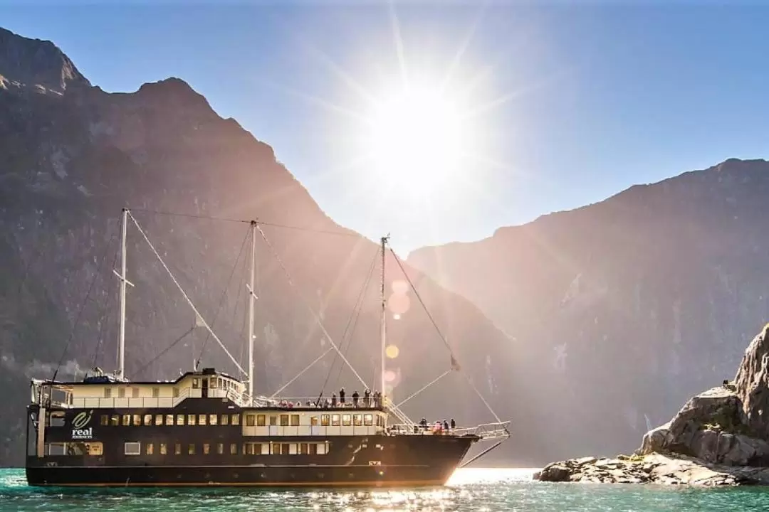 Milford Mariner Overnight Cruise and Kayak in Milford Sound