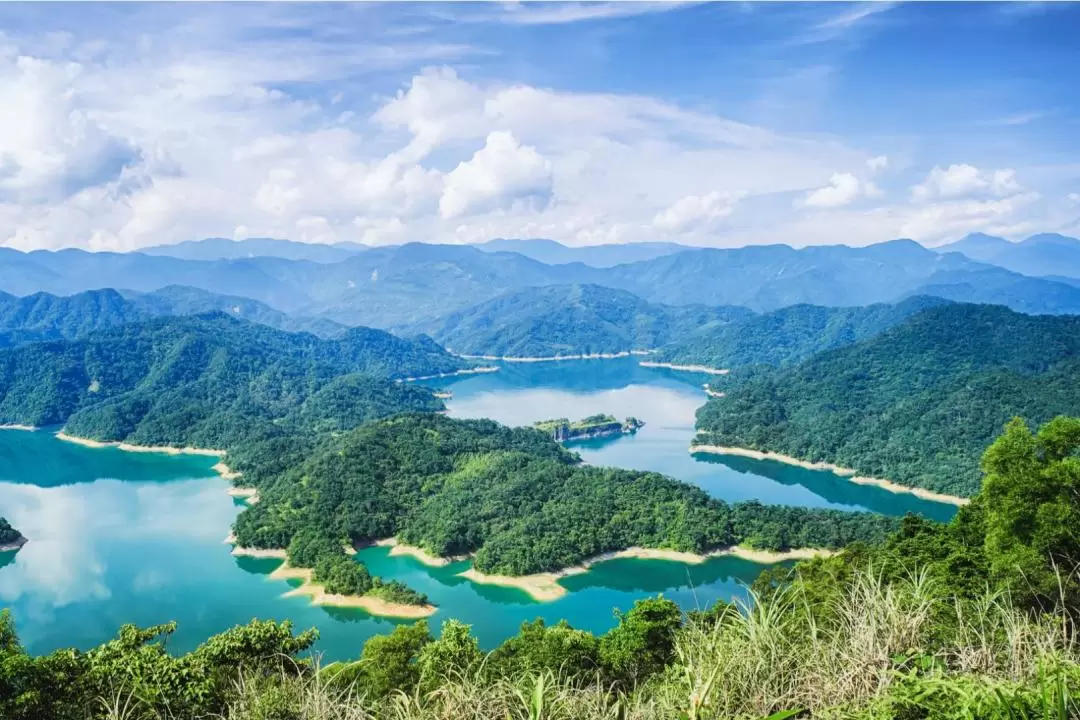 Thousand-Island Lake, Shifen, and Juifen Day Tour with Pick-up