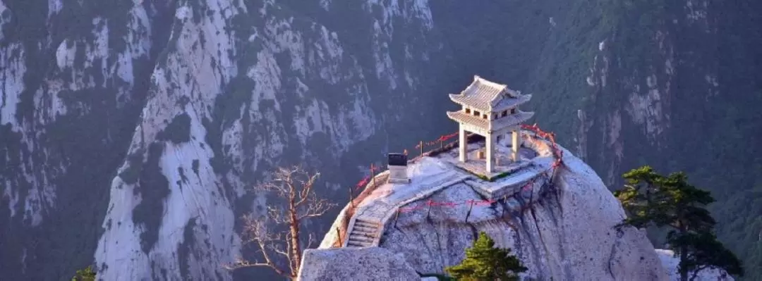 One-day Huashan Adventure Tour (upper and lower from the West Peak) - Chinese commentary (departures every day)