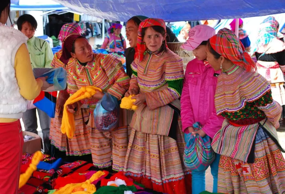 Bac Ha Market and Ban Pho Village Day Tour from Sapa