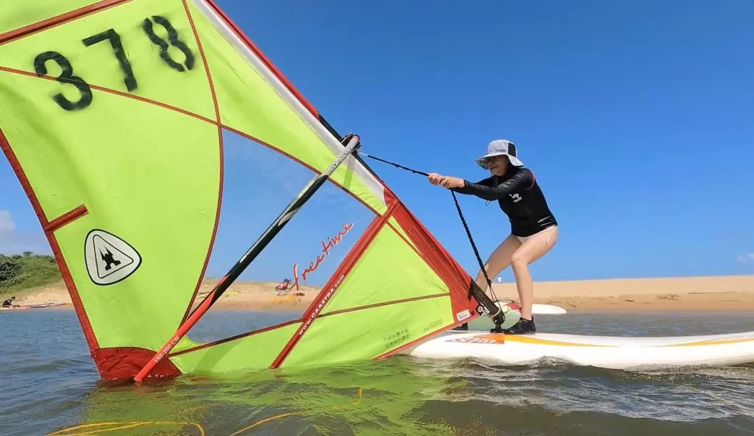 Windsurfing Experience in New Taipei by Now Diving