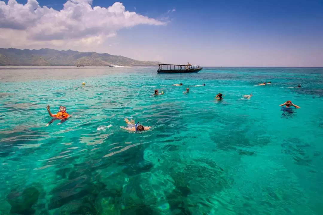 Lombok Gili Islands Private Tour by Glass Bottom Boat 