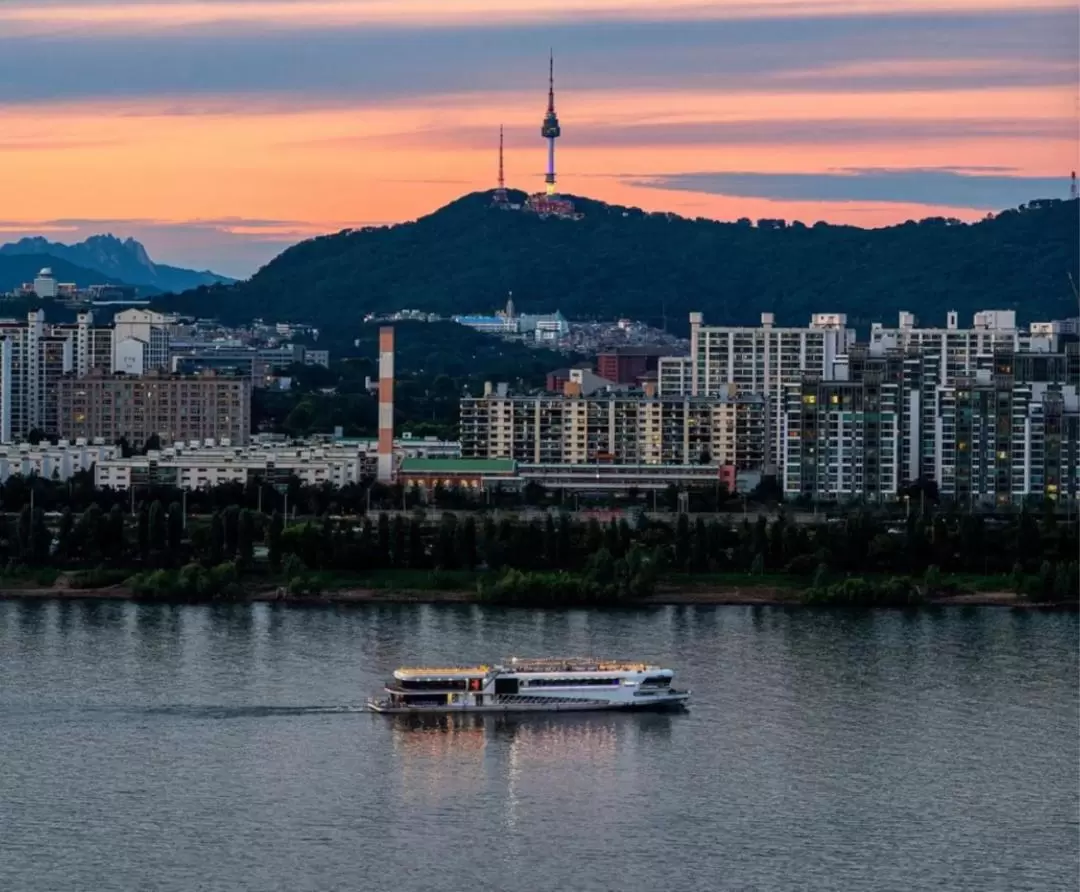 Seoul Cruise Night Tour