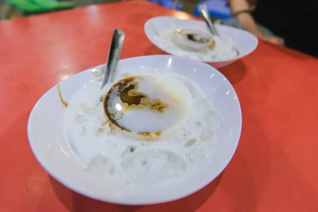 Food Tour with Aodai Rider in Da Nang