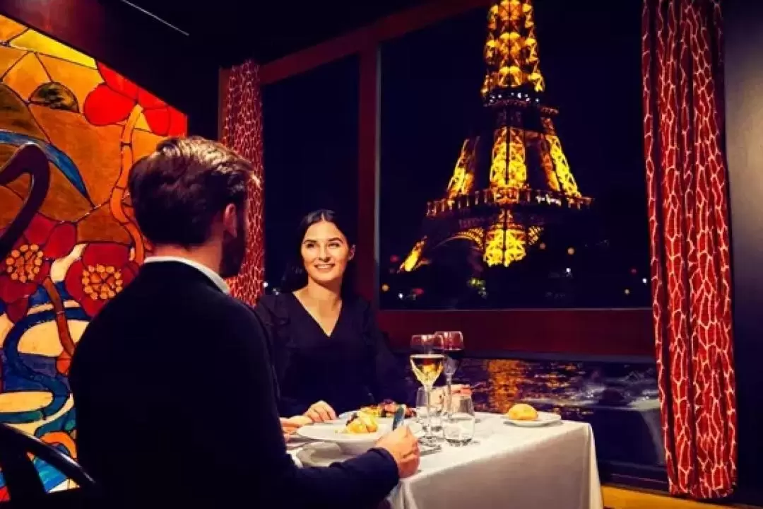 Maxim's Dinner Cruise on Seine River with Live Pianist Onboard