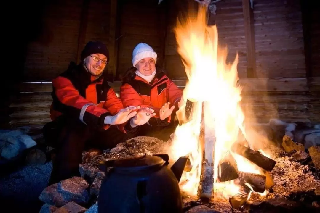 Hunting Northern Lights with Lappish Barbecue Tour in Rovaniemi 