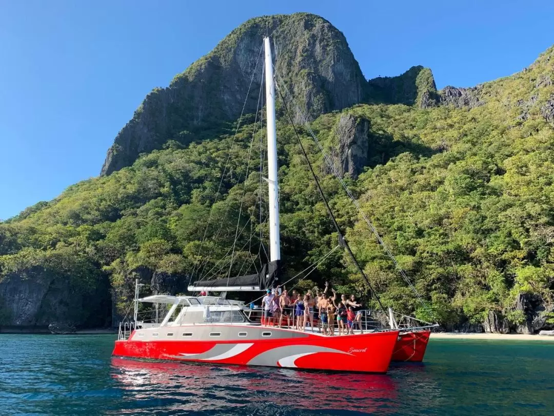 Seacret Catamaran Group Tour in El Nido