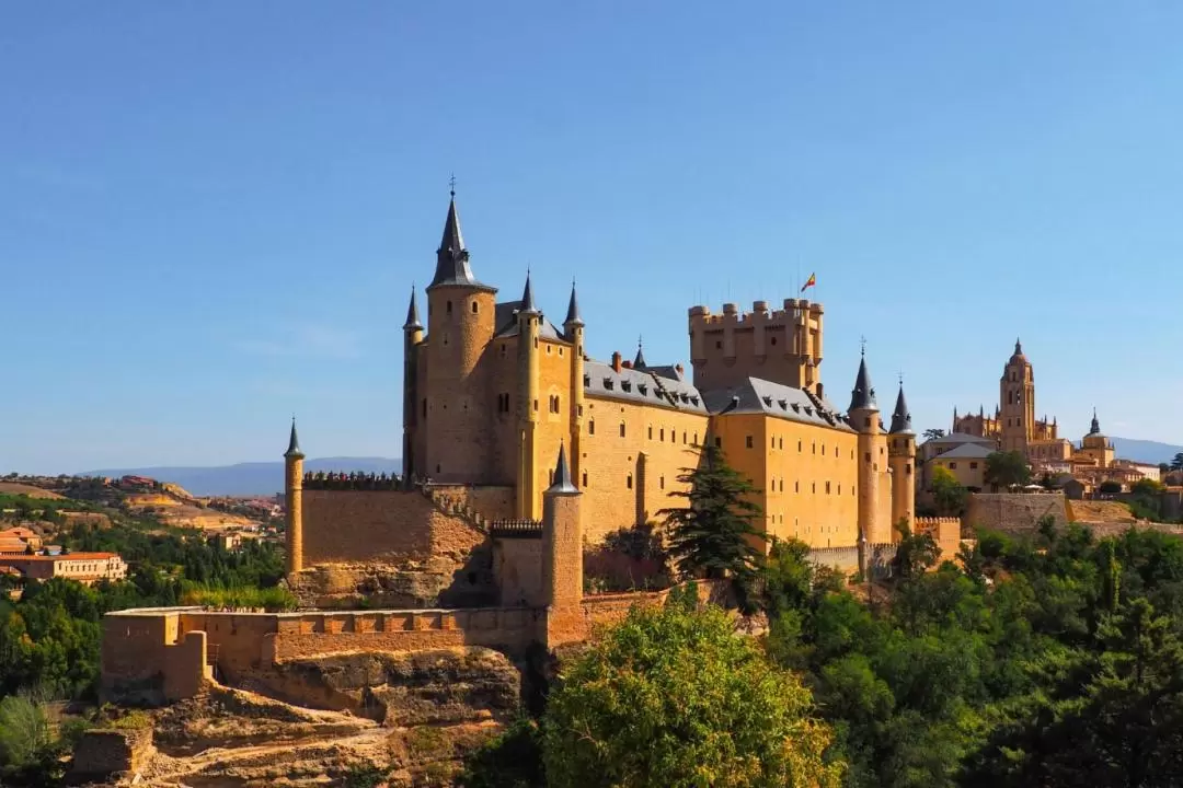 Avila Walls and Segovia Guided Tour from Madrid