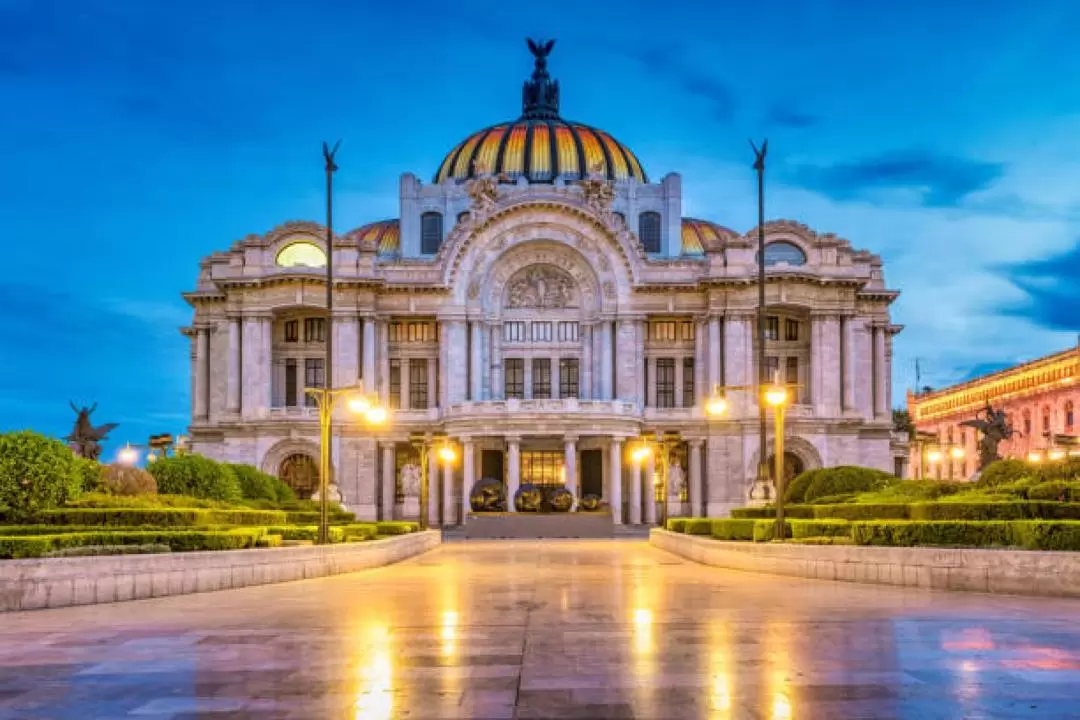 Palaces and Historical Buildings of Mexico City Tour