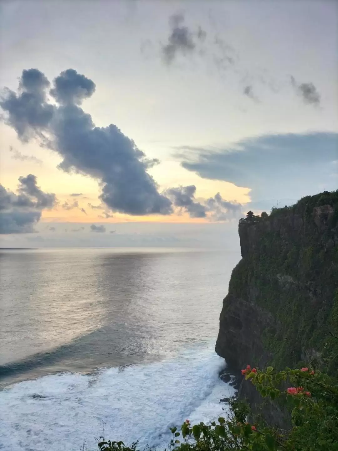 Bali Paragliding and Uluwatu Sunset Private Tour