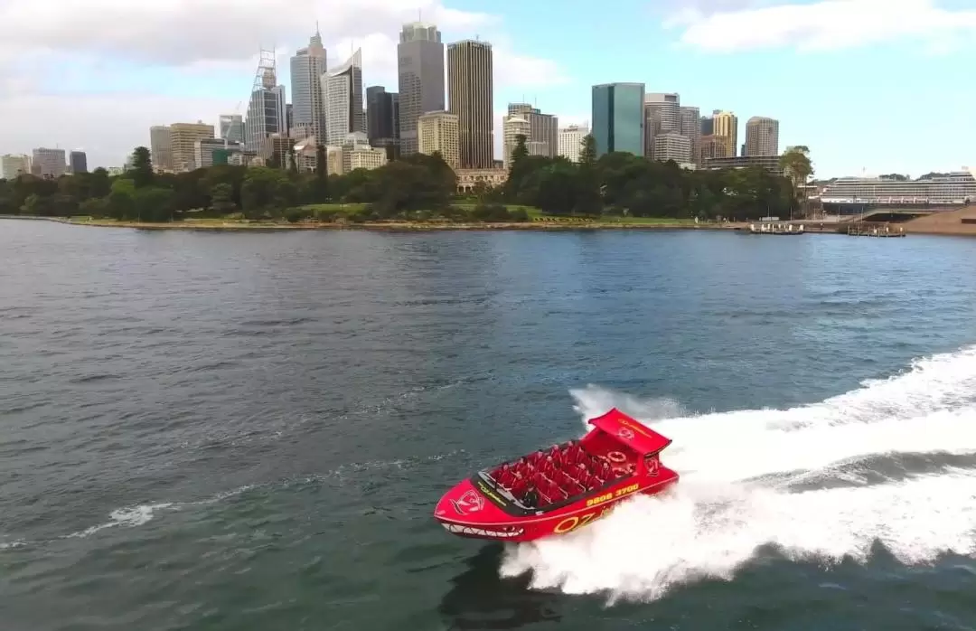 シドニーハーバー スリルボートライド（Oz Jet Boating提供）