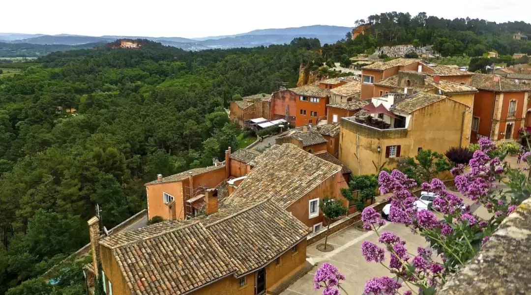 索村薰衣草田 & 紅土城魯西隆（Roussillon）& 石頭城戈爾代（Gordes）一日遊（馬賽出發）