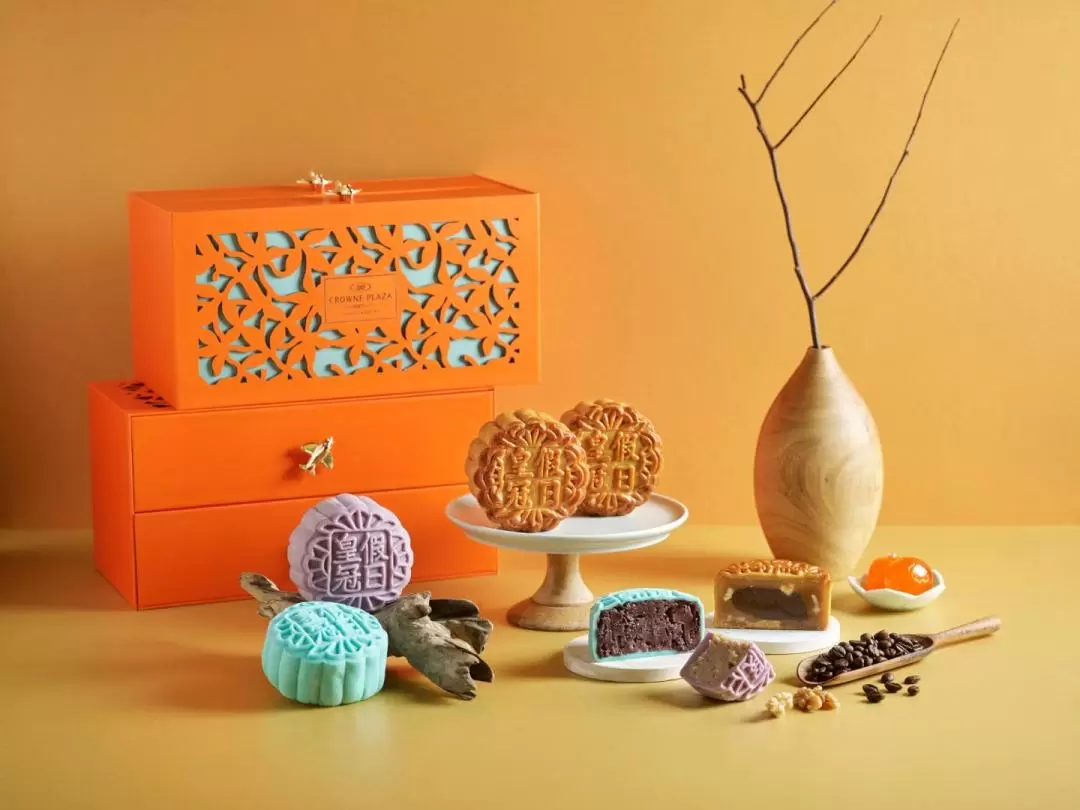 Crowne Plaza Changi Airport Mid-Autumn Mooncakes 