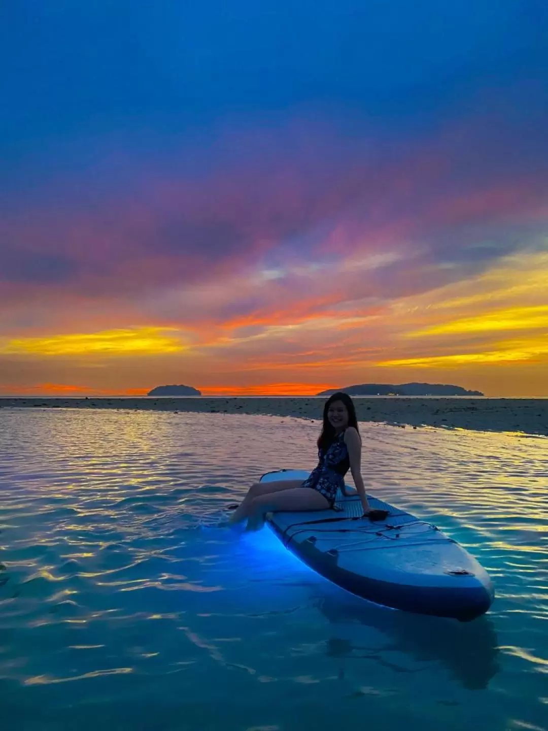 Night Glow Stand Up Paddle Experience in Kota Kinabalu