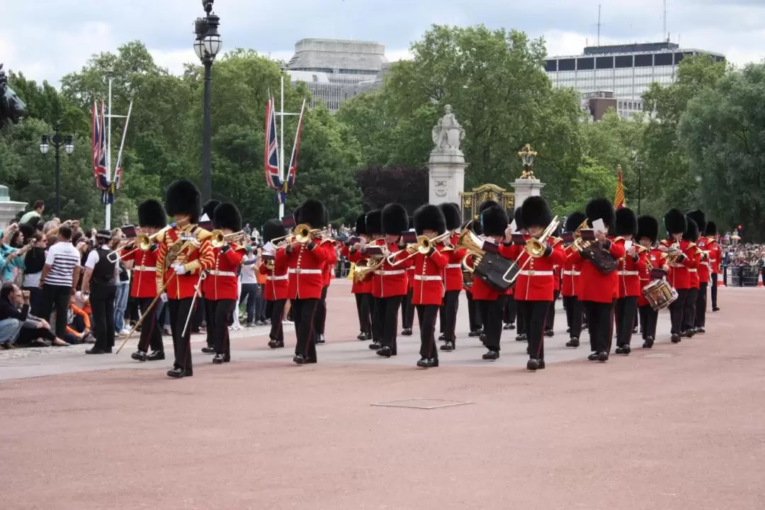 St. Paul's Cathedral and Guard Change Half Day Tour