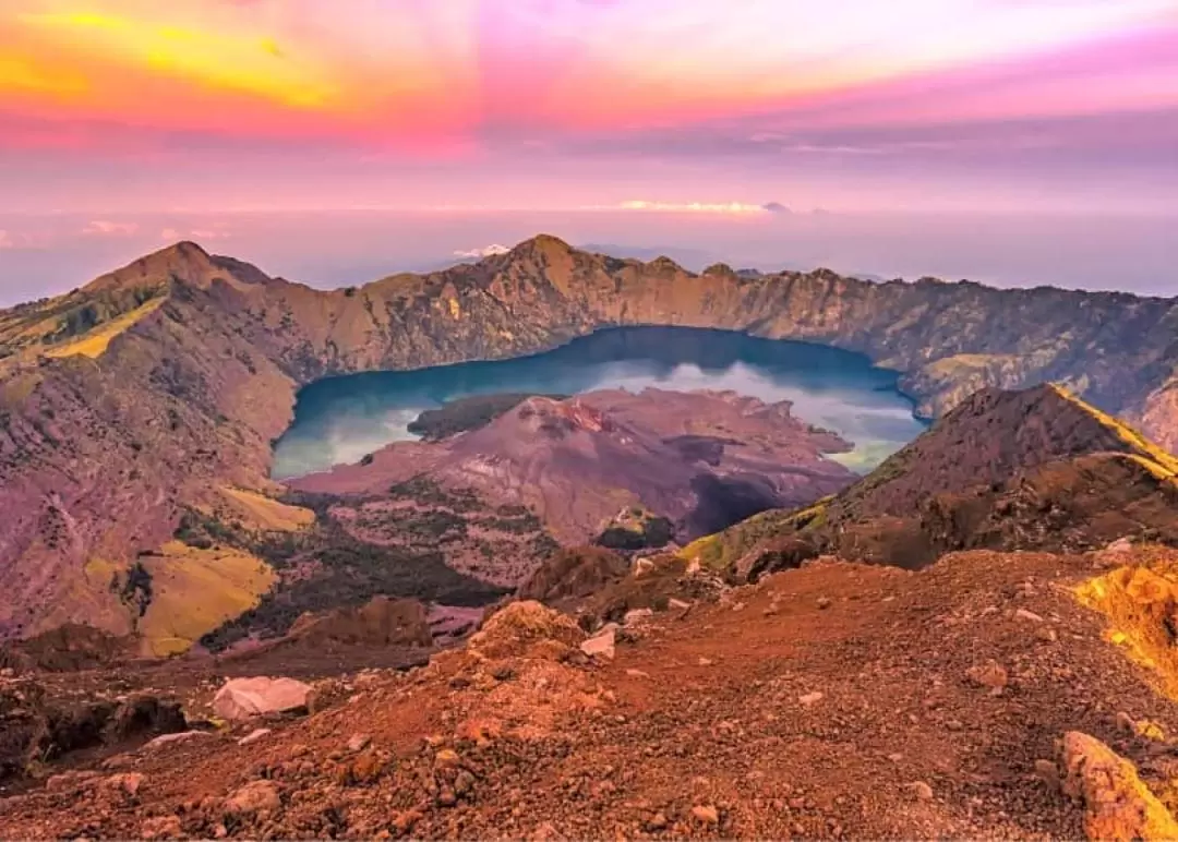 龍目島林賈尼火山 & 塞納魯火山口私人徒步之旅