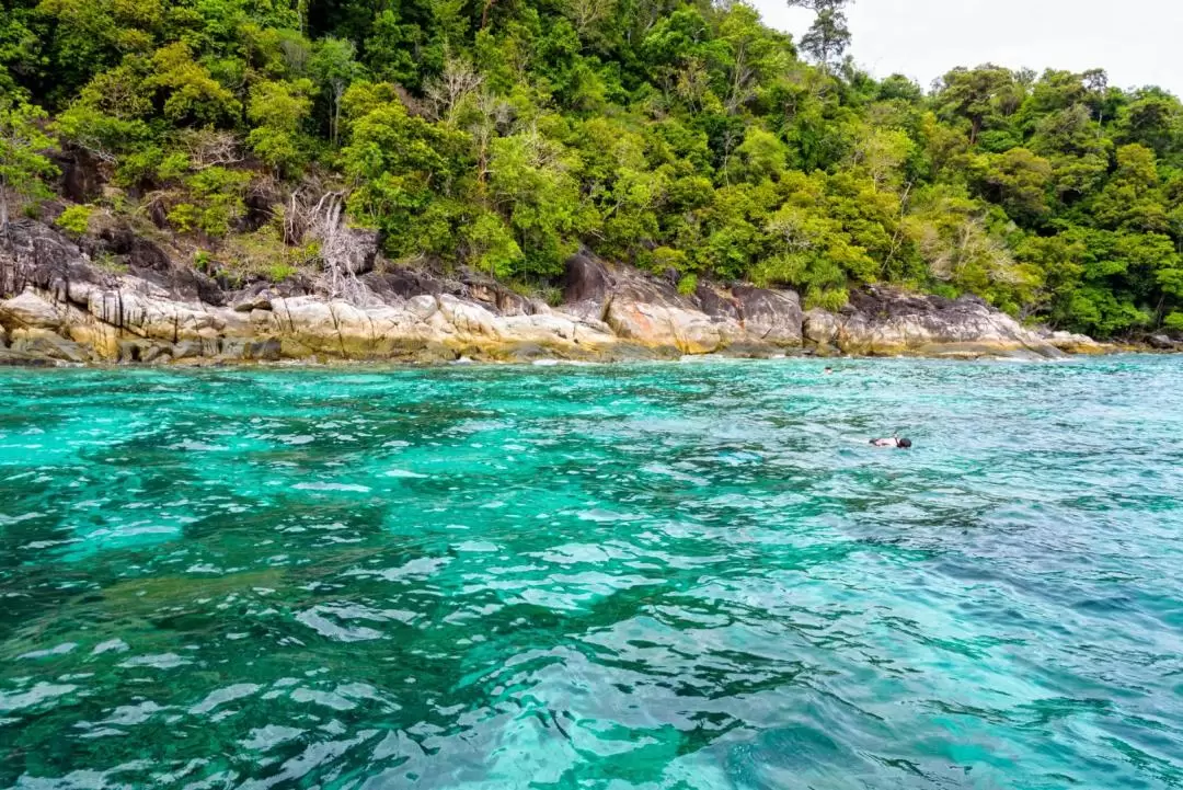 Koh Lipe 5 Islands by Private Longtailboat Free use Go Pro Camera