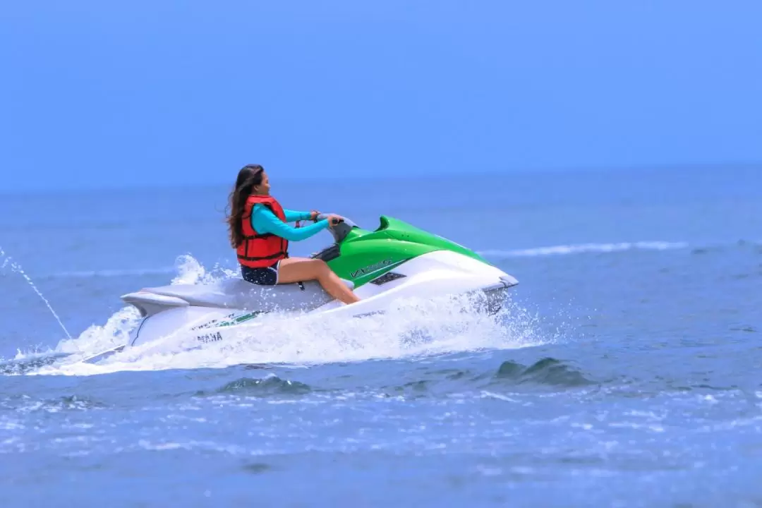 丹絨貝諾瓦海灘水上摩托車 & 水上運動組合趣味體驗