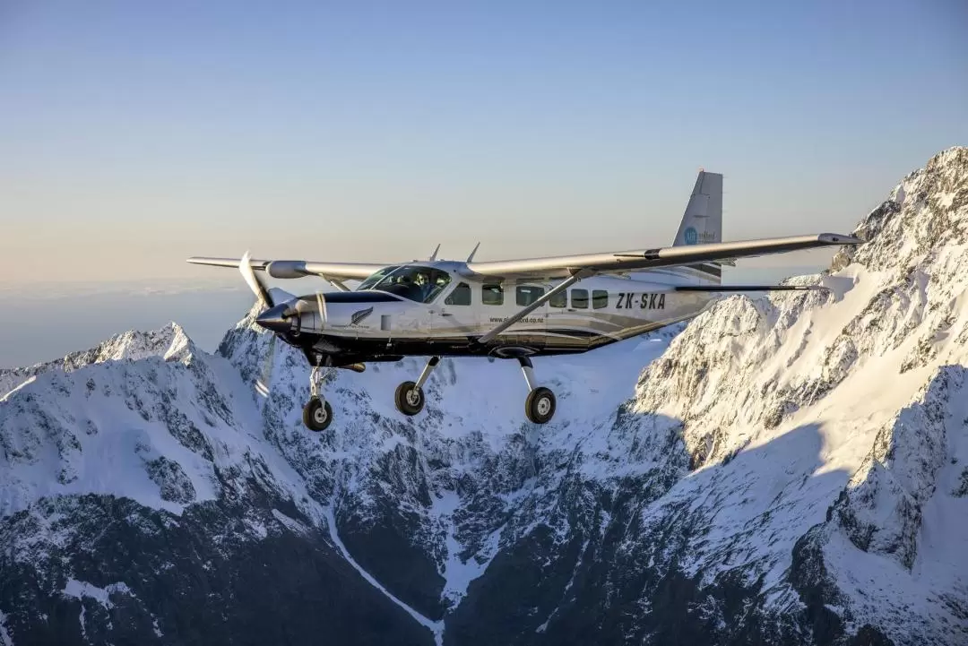 Scenic Flight between Milford Sound and Queenstown