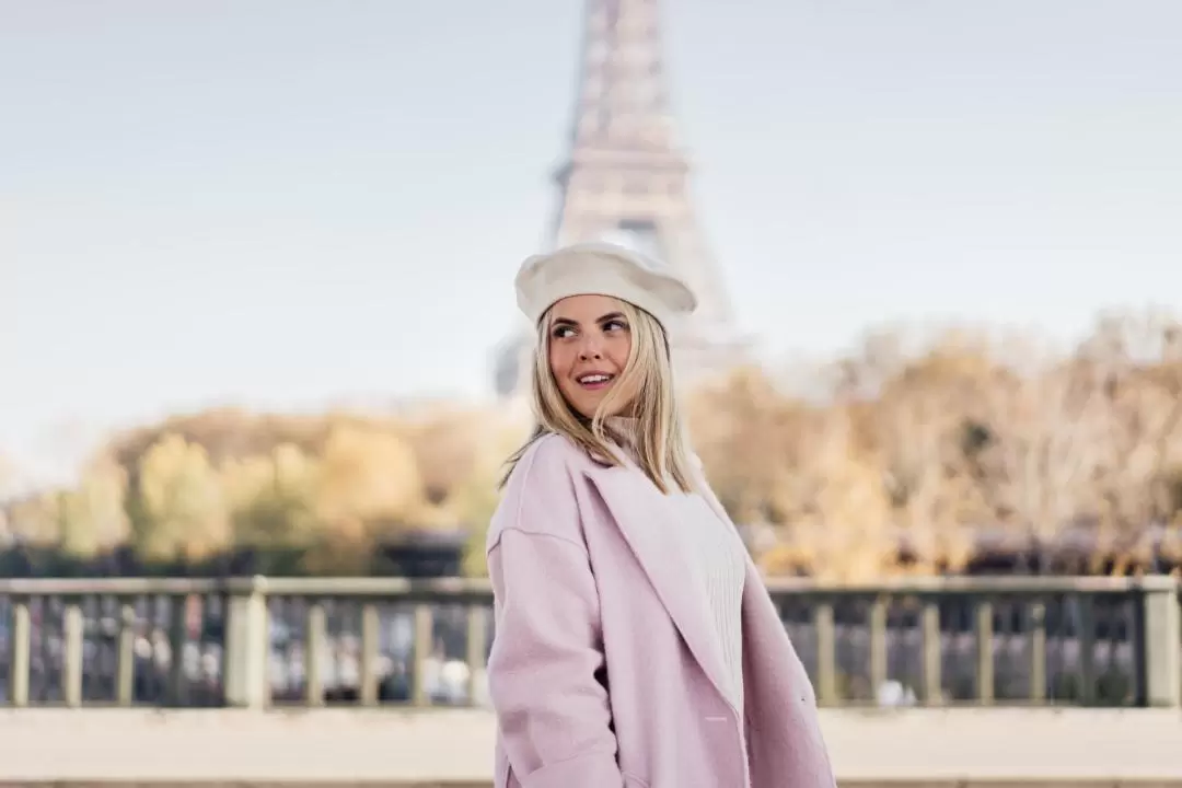 Private Photoshoot with a Vacation Photographer in Paris