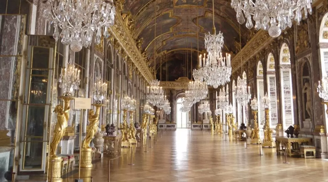 Versailles Palace & Gardens Guided Tour from Paris