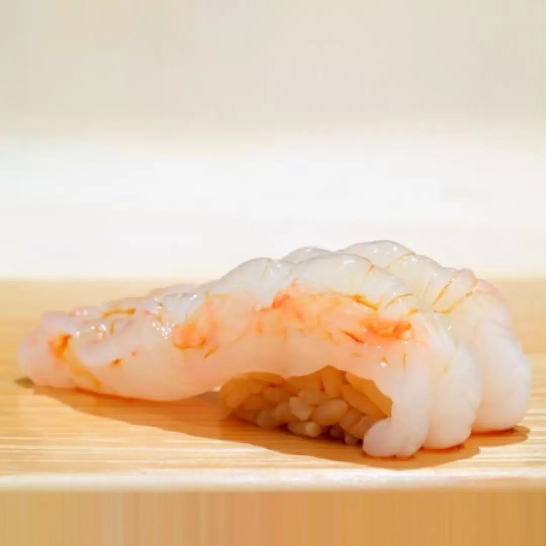 Sushi Tsu (江戸前鮓 すし通) in Roppongi - High-end Live-making Sushi 