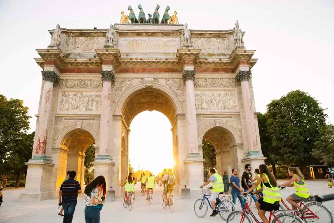 Paris Night Bike Tour with Boat Cruise on the Seine