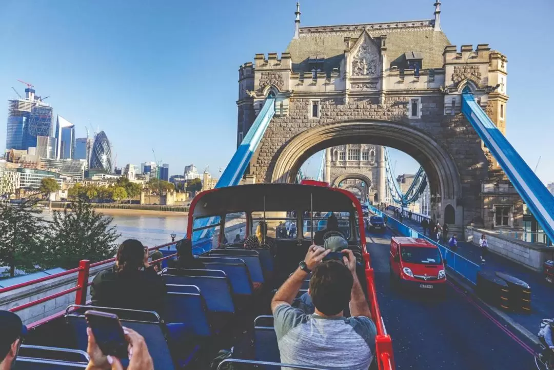 ロンドンヴィンテージバス観光ツアー（リバークルーズ付き）